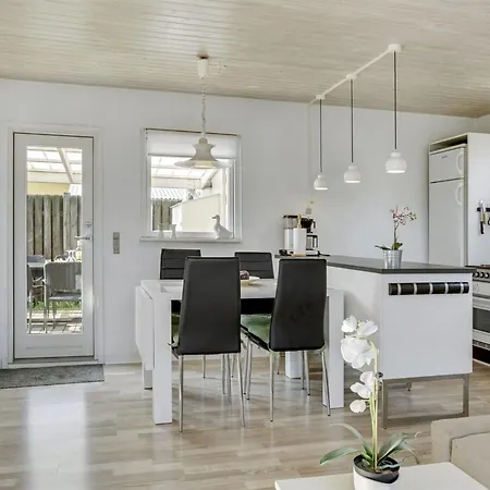 Ferienhaus Alvina - 25m From The Sea By Interhome